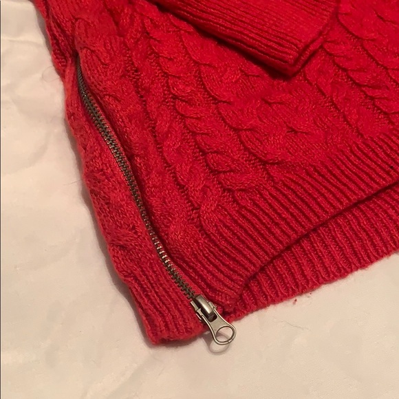 American Eagle : Red Knit Sweater - Picture 3 of 5